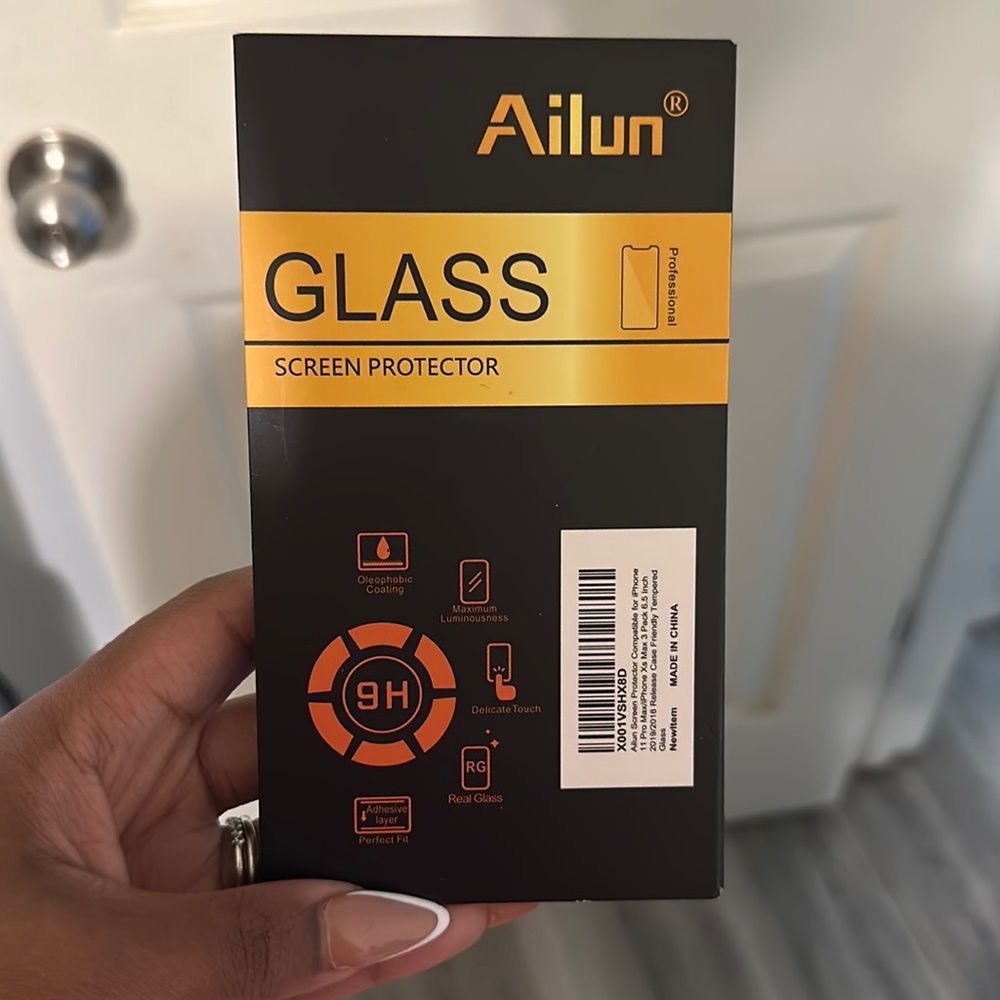 iPhone XS Max screen protector